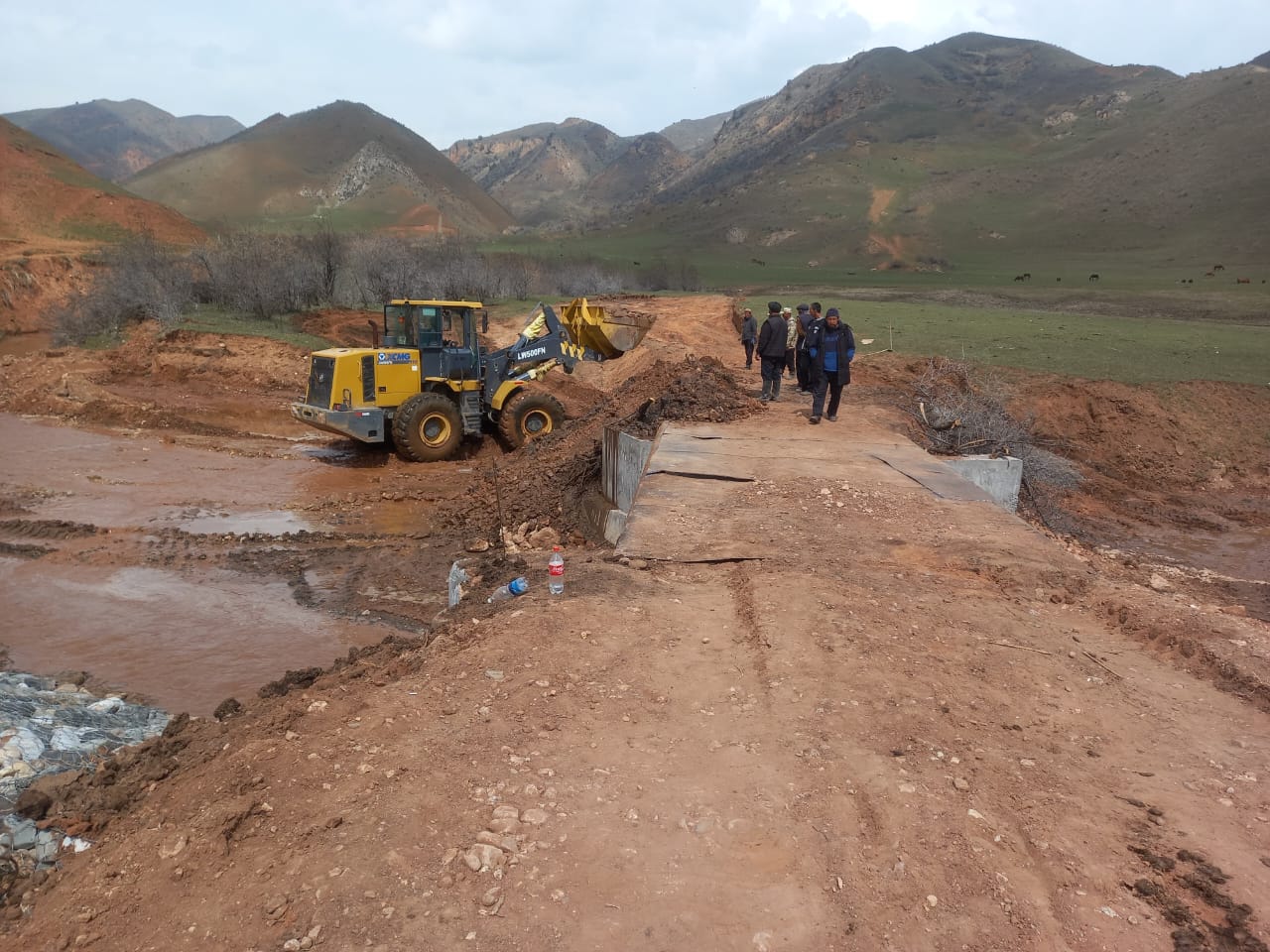 Аюу-Тапан айылында элдин демилгеси менен жаңы чарбалык көпүрө курулду